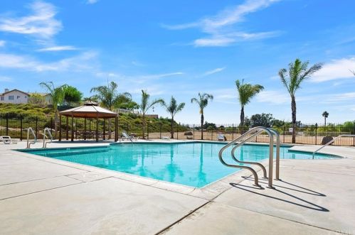 33278 Hidden Holw Dr, Wildomar CA exterior