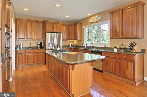 12760 Beebe Ct, Lovettsville VA  20180-2778 exterior