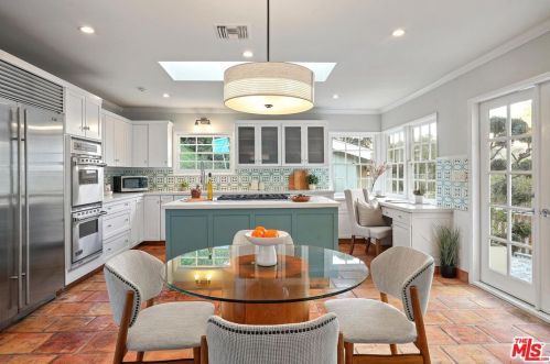 3531 Coldwater Canyon Ave, North Hollywood CA  91604-4060 exterior