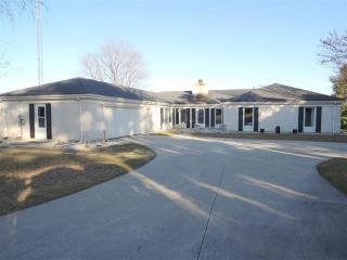 1437 Union Rd, Manitowoc, WI 54220-9290