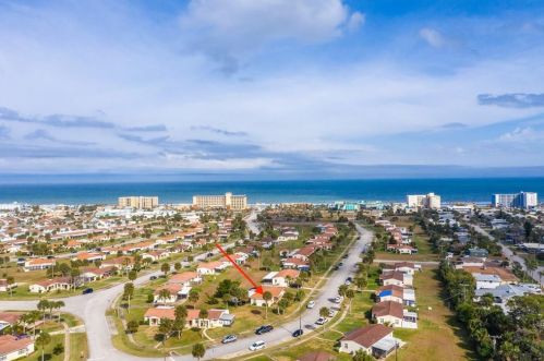 695 Flamingo Dr, Ormond Beach, FL 32176-7767