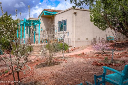 105 Castle Rock Trl, Sedona AZ 86336-6820 exterior