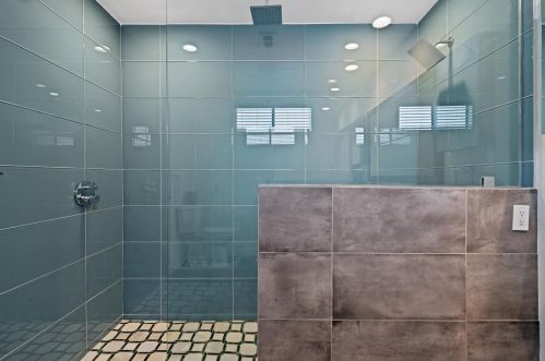 16 Palomas Dr, Rancho Mirage CA  92270-4747 exterior