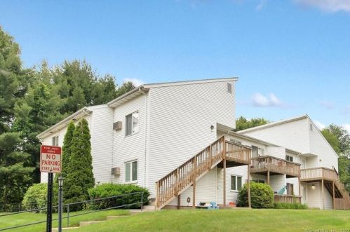 1134 Hartford Tpke, Vernon CT  06066-4513 exterior