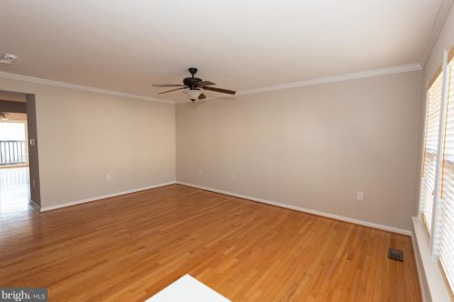 76 Dunlap Dr, Charles Town, WV 25414-6510