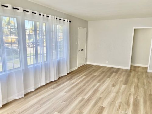 2708 Rutgers Ave, Long Beach, CA 90815-1227