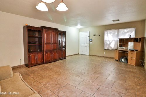 2664 Ludwig Ave, Tucson, AZ 85730-1174