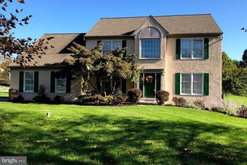 801 Graystone Ln, Downingtown, PA 19335-4444