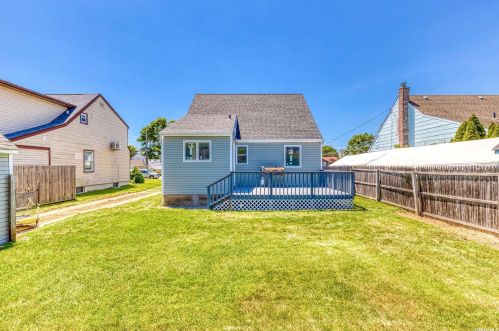 2381 Yorktown St, Rockville Centre NY  11572-1717 exterior