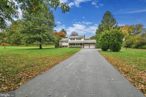 430 Ridge Rd, Molino, PA 17961-2216