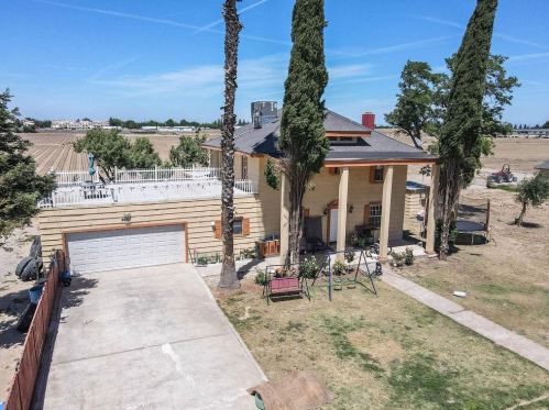 445 Simmons Rd, Turlock CA  95380-9786 exterior