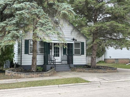 1406 Crooks St, Green Bay, WI 54301-3823