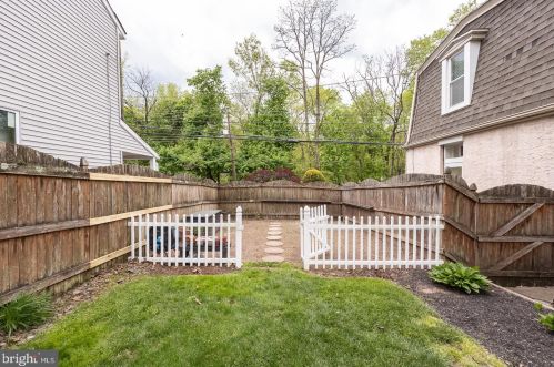 672 Manatawny St, Pottstown PA  19464-9407 exterior