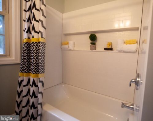 208 Beaver Dr, Gloucester NJ  08031-2902 exterior