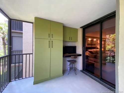 2812 46th Ave, Hollywood FL  33021-2931 exterior