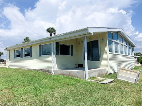 17940 Peppard Dr, Fort Myers Beach, FL 33931-7149