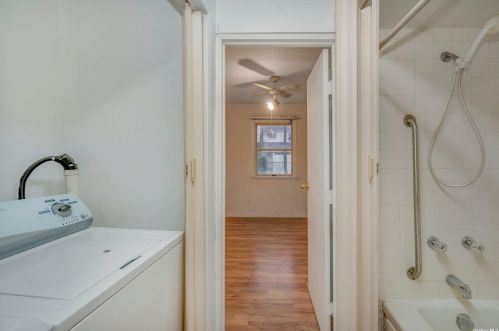 913 Merillon Ave, Westbury NY  11590-6112 exterior