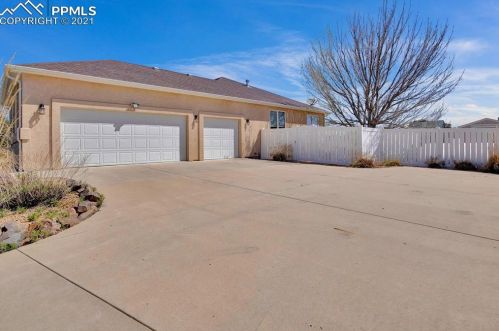 1832 Topnotch Trl, Penrose, CO 81240-9277