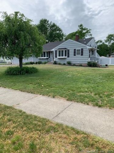 16 Country Way, North Haven, CT 06473-2414