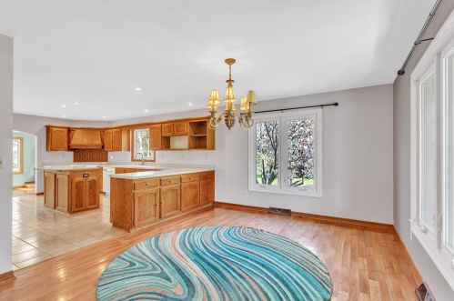 786 Decorah Rd, West Bend WI  53095-8112 exterior