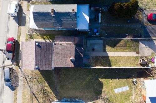 561 Center Ave, Verona, PA 15147-1305
