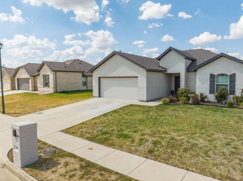 409 Stoneridge Dr, Vaughan, TX 76645-3093
