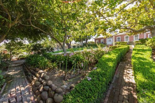 3910 Henry St, San Diego, CA 92103-1624