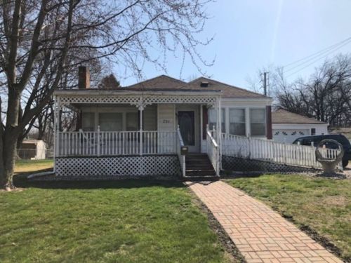751 Hartman St, Nappanee, IN 46550-1319