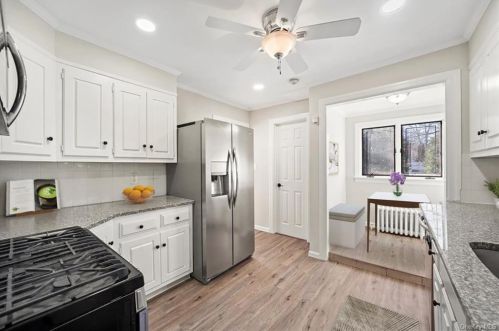 2 Tennyson St, Hartsdale NY  10530-1319 exterior