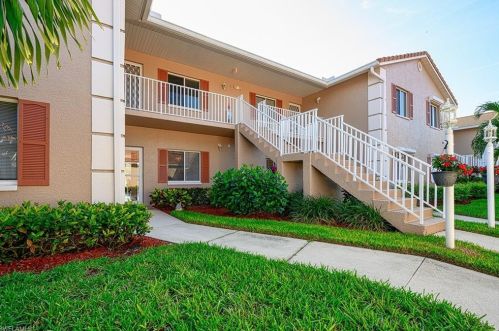 650 Saratoga Cir, Naples, FL 34104-8757
