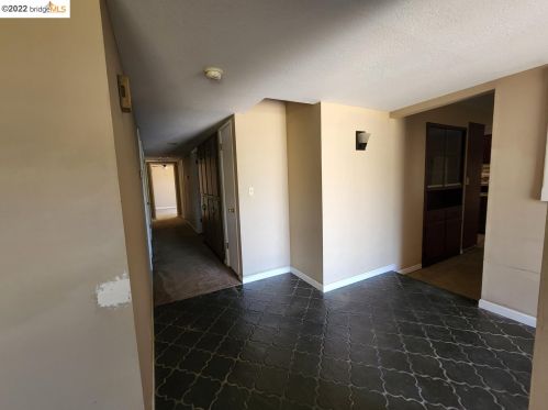 1728 Vine St, Lodi CA  95242-3866 exterior