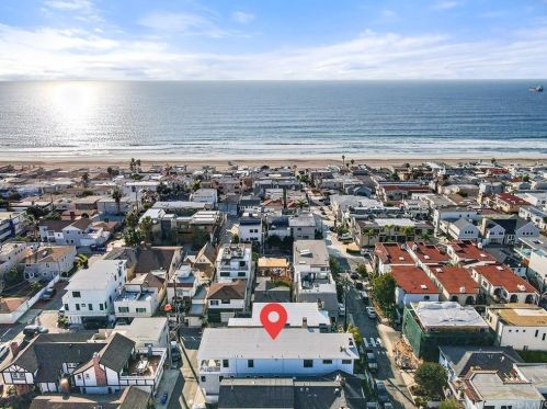 420 31st St, Manhattan Beach CA  90266-3975 exterior