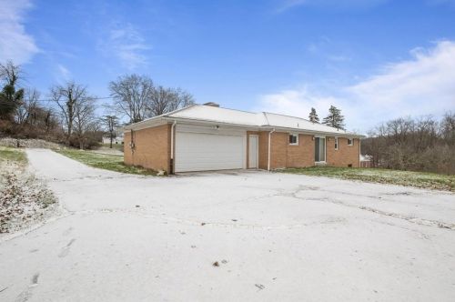 2557 Nicholson Rd, Sewickley PA  15143-8502 exterior