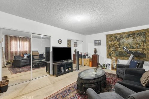 805 Chestnut St, Glendale CA 91205-2501 exterior