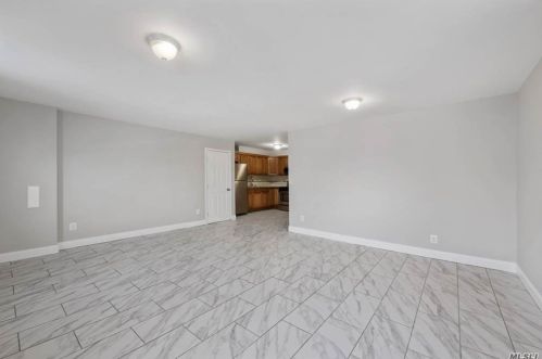 553 Beach 43rd St, Far Rockaway, NY 11691-1216
