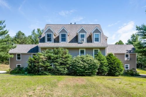 1 Quincy Rd, Londonderry, NH 03053-3100