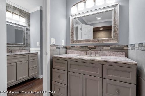 2 Taylor Ct, Lakewood NJ  08701-7317 exterior