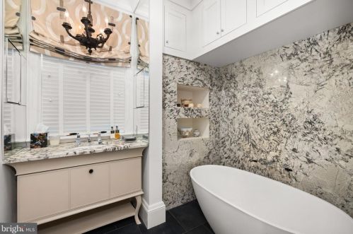 3210 R St, Washington DC  20024-3419 exterior