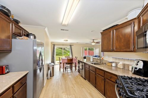 29205 Sunswept Dr, Lake Elsinore CA  92530-7247 exterior