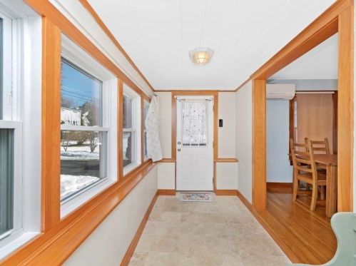 31 Division St, Holbrook, MA 02343-1248