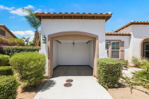 81326 Golden Barrel Way, La Quinta CA  92253-9325 exterior
