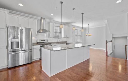 38 Allegheny Ave, Oakmont, PA 15139