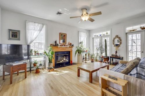 7 Menayas Ct, Washingtonville NY  10992-2032 exterior