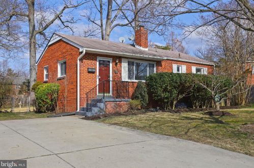3102 Collie Ln, Falls Church, VA 22044-2612