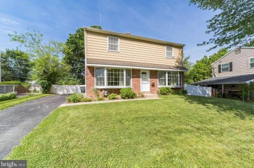 281 Meadowbrook Rd, Norristown, PA 19406-2228