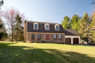 23 Phoenix Dr, Mendham, NJ 07945-1714