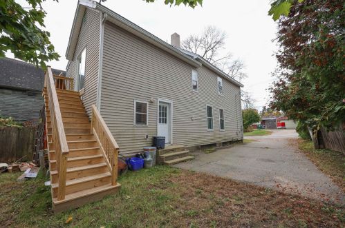 5 Gerry Ave, Newmarket NH  03857-1901 exterior