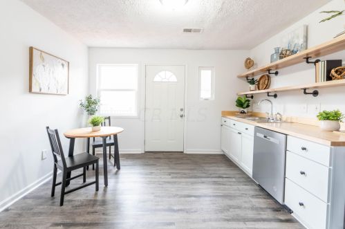 141 Mclene Ave, London OH  43140-1165 exterior