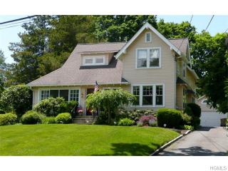 40 Clark St, Pleasantville, NY 10570-2208