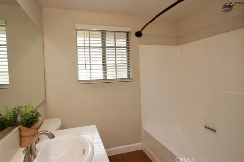 73 Woodleaf, Irvine CA  92614-7081 exterior